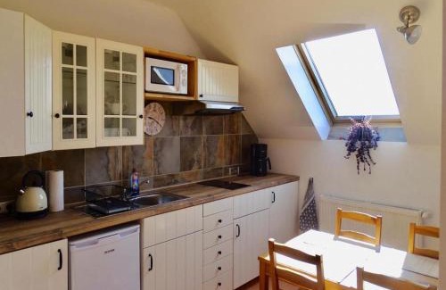 Neuendorf Apartment | Inviting Farmstay Neuendorfkrug in Lütow - Pet Friendly Retreat