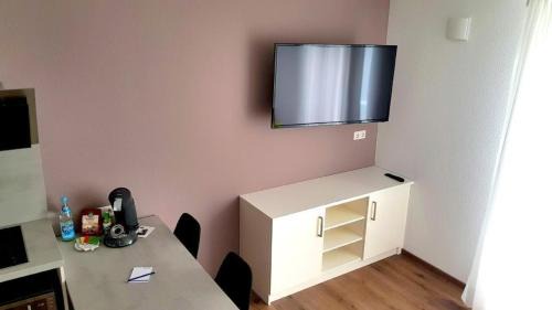 Neckarwestheim Apartment | Family-Friendly Wohnung in Neckarwestheim: Ideal for Kids