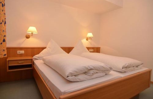 Rotthalmuenster Apartment | Inviting Apartment in Rotthalmünster with Garden & Parking