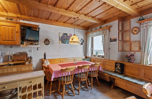 Sonnen Apartment | Forest Retreat in Sonnen Bayern with Pool & Pet-Friendly