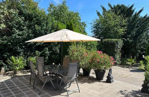 Albersweiler Apartment | Experience Wohnung Löwenstein: Pet and Child Friendly Haven