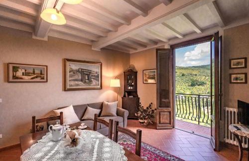 Massa Apartment | Cozy 5-Person Apartment in Beautiful Massa e Cozzile