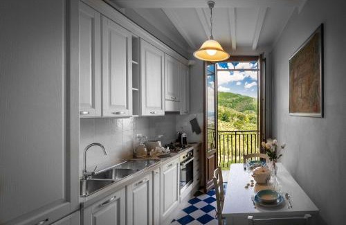Massa Apartment | Cozy 5-Person Apartment in Beautiful Massa e Cozzile