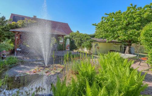 Schmachtenhagen Apartment | Family-Friendly Retreat at Wohnung Nordwestuckermark
