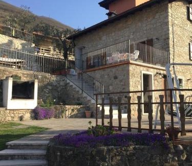 Castelletto Apartment | Beautiful Casa Mary Wohnung with Balcony & Lake View