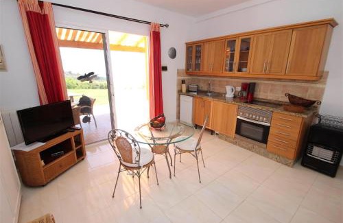 Chio Apartment | Modern Apartment with Terrace & Shared Pool for Families