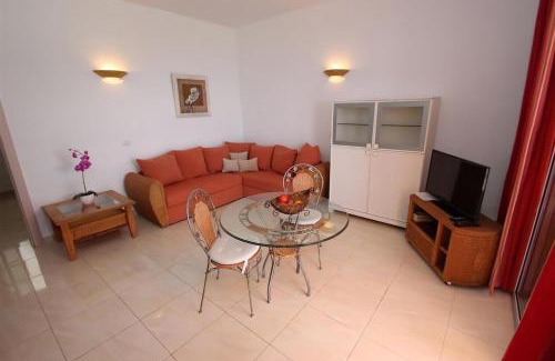 Chio Apartment | Modern Apartment with Terrace & Shared Pool for Families