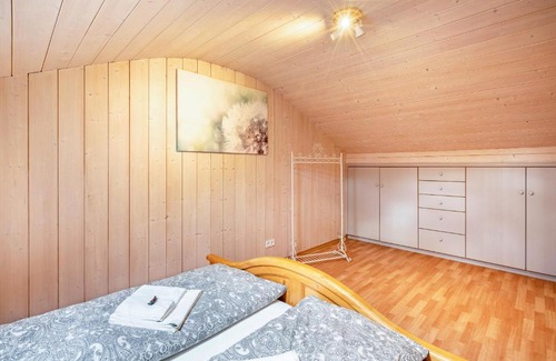Gaißach Apartment | Top-Rated Wohnung Sunntratn: Pet-Friendly Family Retreat