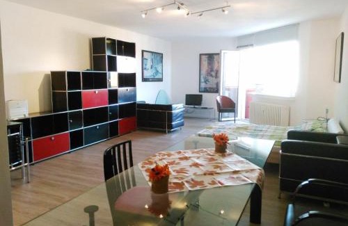 Haan Apartment | Comfortable Wohnung Weitblick Haan: Family-Friendly Stay