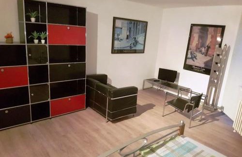 Haan Apartment | Comfortable Wohnung Weitblick Haan: Family-Friendly Stay