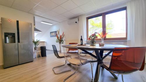 Cremlingen Apartment | Stylish Apartment for Workaholics: Pet-Friendly and Accessible