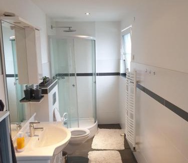 Moerfelden-Walldorf Apartment | Cozy Rooms Near Frankfurt Airport - Pet & Child Friendly