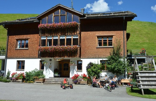 Au Apartment | Discover Wohnung Zitterklapfen - Family-Friendly Comfort