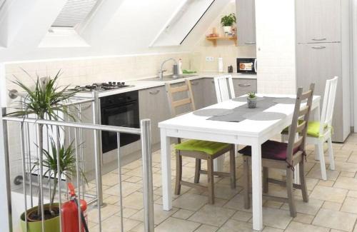 Toltestava Apartment | Woldo Vendégház: Pet-Friendly Retreat with Top Reviews