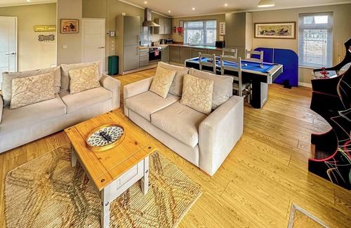 Raywell Ski Chalet | Relaxing 2 Bedroom Getaway in Raywell, Beverley