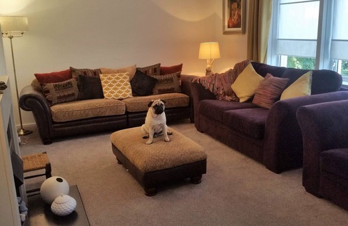 Moreton-in-Marsh House | Woldsend: Your Dream Cotswold Escape with Spa & Hot Tub