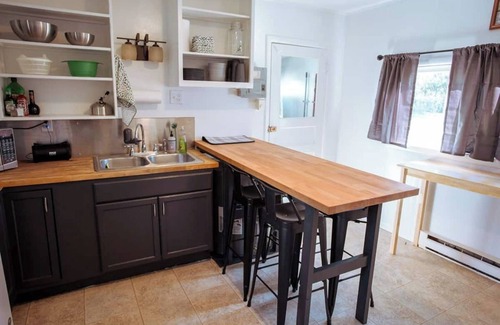 Wolf Creek House | Wolf Creek Cottage- Close to Missouri River