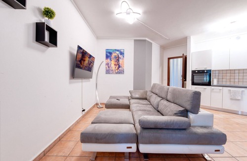 San Benedetto di Lugana Apartment | Unwind at Wolf House - Peschiera with Private Jacuzzi