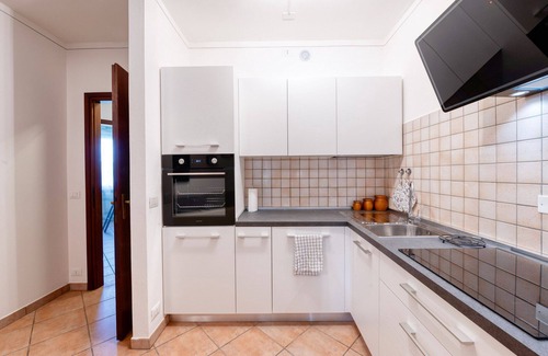 San Benedetto di Lugana Apartment | Unwind at Wolf House - Peschiera with Private Jacuzzi