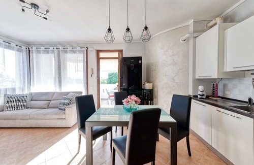 San Benedetto di Lugana Apartment | Unforgettable Wolf House Experience in Sirmione, Perfect Getaway