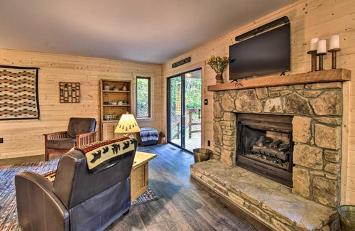 Wolf Laurel House | Pet-Friendly Wolf Laurel Resort Cabin Near Hiking & Skiing