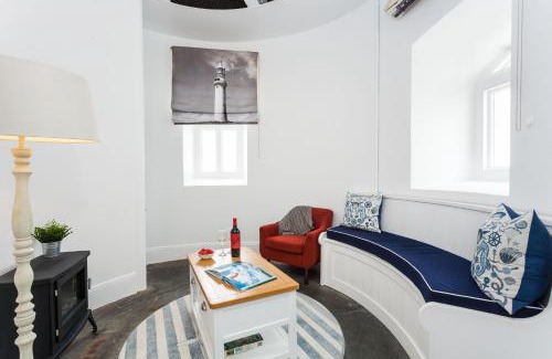The Lizard House | Discover Wolf Rock: Your Gateway to Memorable Stays