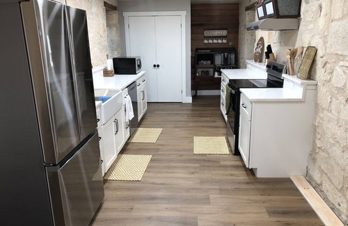 Hondo House | Historic Wolff Heim - Family-Friendly Getaway in D'Hanis