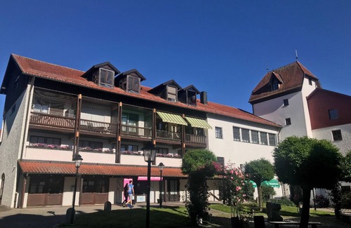 Bad Griesbach-Therme Apartment | Bright Wolfgang Halbinger Vacation Apartment with Premium Amenities