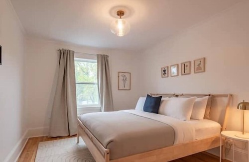 Wolfville House | Wolfville Downtown near Acadia - Modern Suite with Parking
