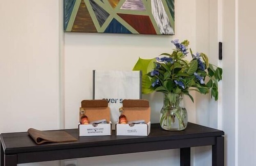Wolfville House | Wolfville Fabulous Downtown Suite with Parking, AC, Laundry
