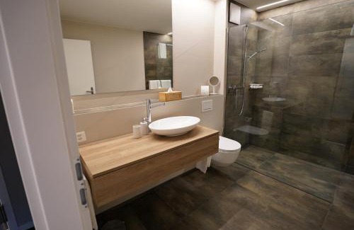 Buren an der Aare Hotel | Family-Friendly Retreat at Wolke 4: Rated 9/10 with Pool