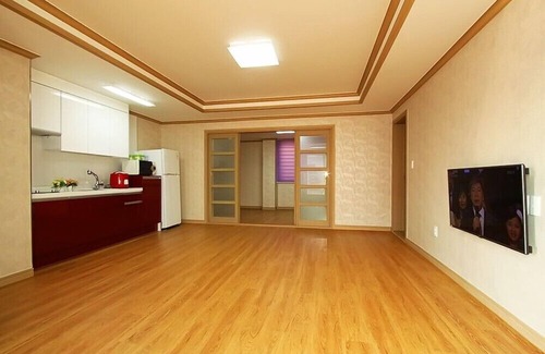 Pohang House | Welcoming Wolpo Donghae Pension with Family-Friendly Amenities