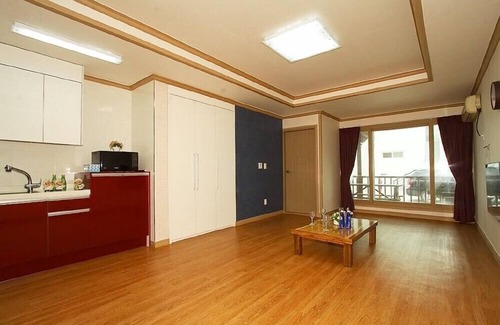 Pohang House | Welcoming Wolpo Donghae Pension with Family-Friendly Amenities