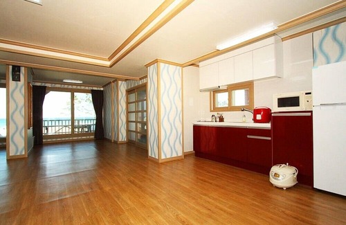 Pohang House | Welcoming Wolpo Donghae Pension with Family-Friendly Amenities