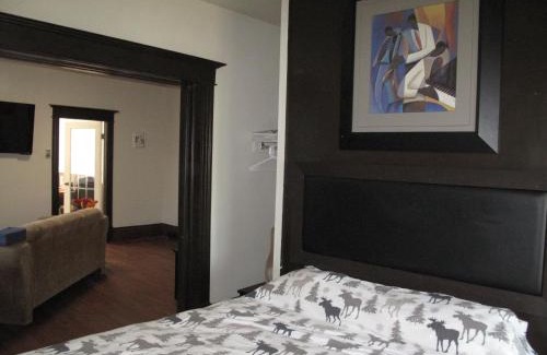 Winnipeg Apartment | Discover Wolseley: Your City Center Sanctuary Awaits!