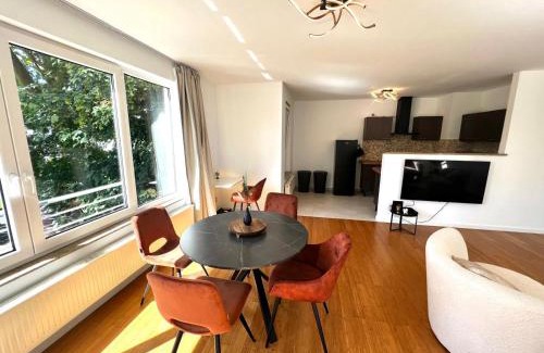 Sint-Lambrechts-Woluwe Apartment | Discover L&Y Suite: Family-Friendly Stay with Top Ratings