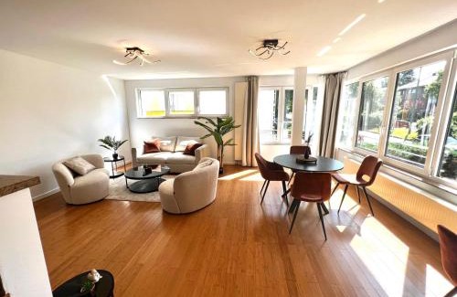 Sint-Lambrechts-Woluwe Apartment | Discover L&Y Suite: Family-Friendly Stay with Top Ratings