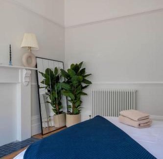Cliftonville Apartment | Wolverdene: Ground Floor Flat with Garden & Pet-Friendly