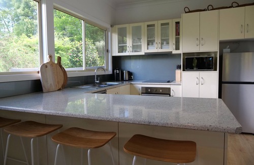Warburton House | Top-Rated Wombat's Burrow with Family-Friendly Amenities