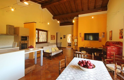 Castelnuovo di Garfagnana Villa | Private Villa for 10 with Pool, WIFI & Terrace Access