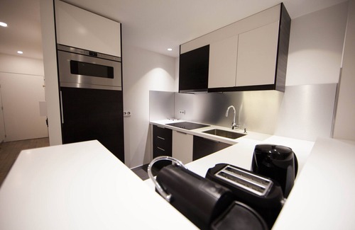 Toulouse Apartment | Cozy Wonder Appart' 403 with River Views and Family Amenities