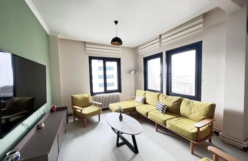 Galata Apartment | Experience Wonder Karaköy: 4-Star Sea View Retreat