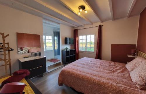 Corbarieu Hotel | Top-Rated WonderBar: Oceanfront Retreat with Pool & Beach