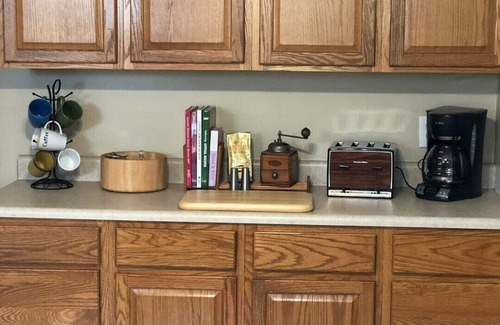 Winchester Apartment | Vintage Duplex Getaway Steps from Handley Library
