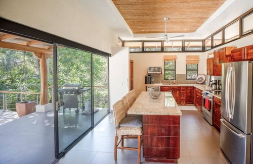 Nosara Villa | Inviting GBC Retreat with Infinity Pool Just Minutes from Surf