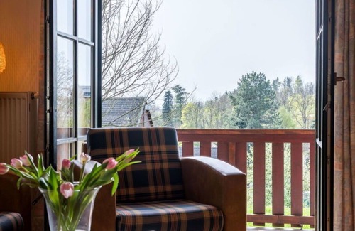 Cerny Dul House | Cozy Private Villa with Pool, Lake View & Pet-Friendly