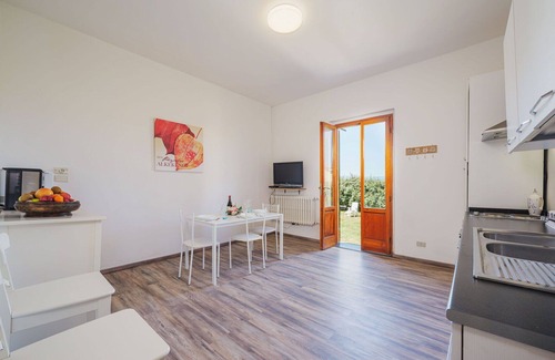 Castelfranco di Sotto House | Cozy Villa for 4 with Pool, WiFi, and Family-Friendly Perks