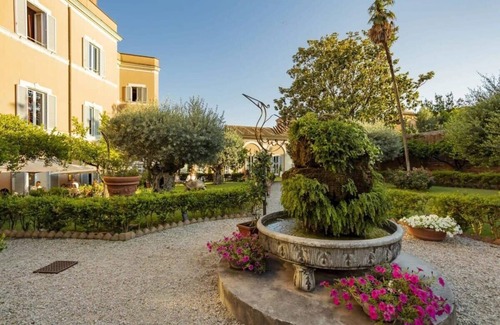 Ripa Apartment | Inviting 1BR Suite with Spa & Hot Tub in Prime Location