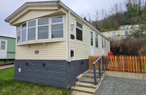 Aberystwyth Other | Cozy 2 Bedroom Mobile Home with Pool and Pet-Friendly Perks