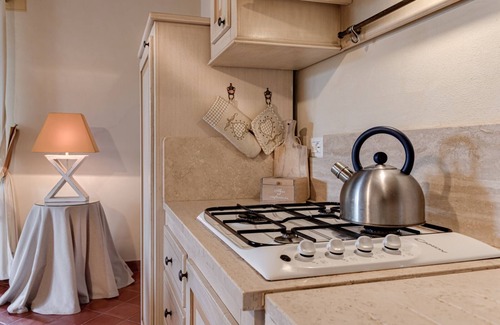 Casole d'Elsa Apartment | Charming Tuscan Farmhouse with Pool & Panoramic Terrace